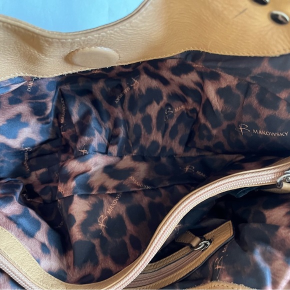 B Makowsky Carmel pebbled leather med double strapped hobo/handbag EUC - Picture 5 of 9